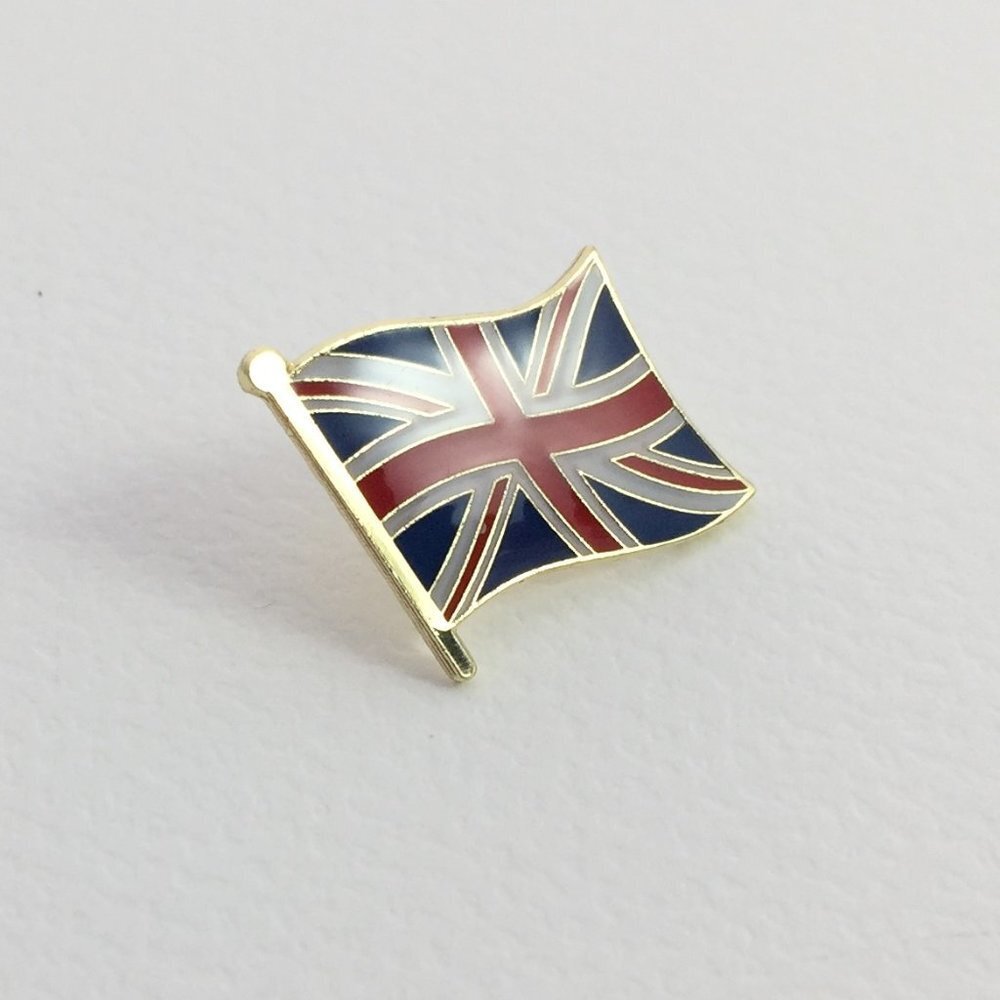 Jewelry pin brooch UK Great Britain country flag symbol gold tone white red blue